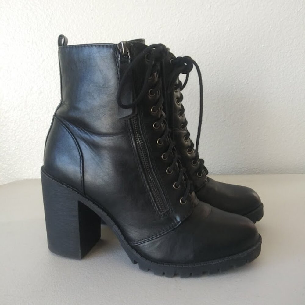 Soda women's size 11 Black high heel combat boots